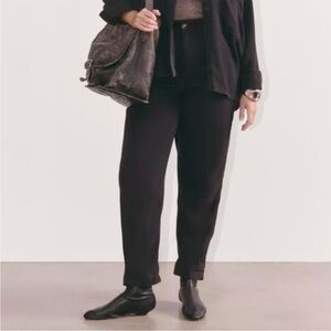 NWT Everlane The Relaxed Chino in Buttersoft Womens 6 Black Barrel Pant